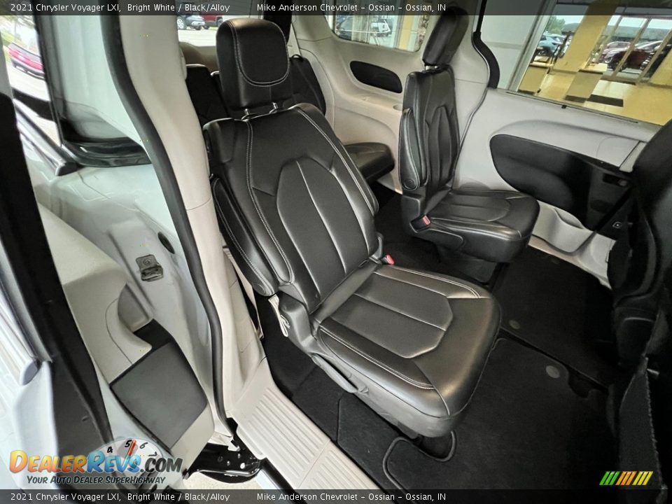 2021 Chrysler Voyager LXI Bright White / Black/Alloy Photo #23