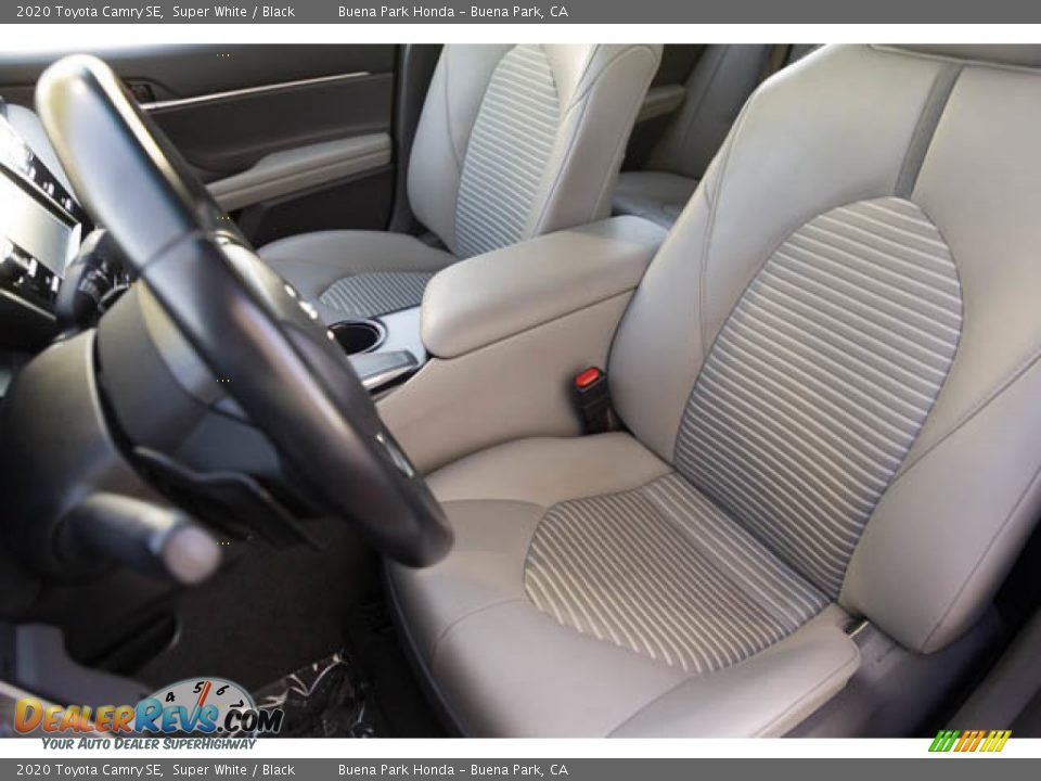 2020 Toyota Camry SE Super White / Black Photo #20