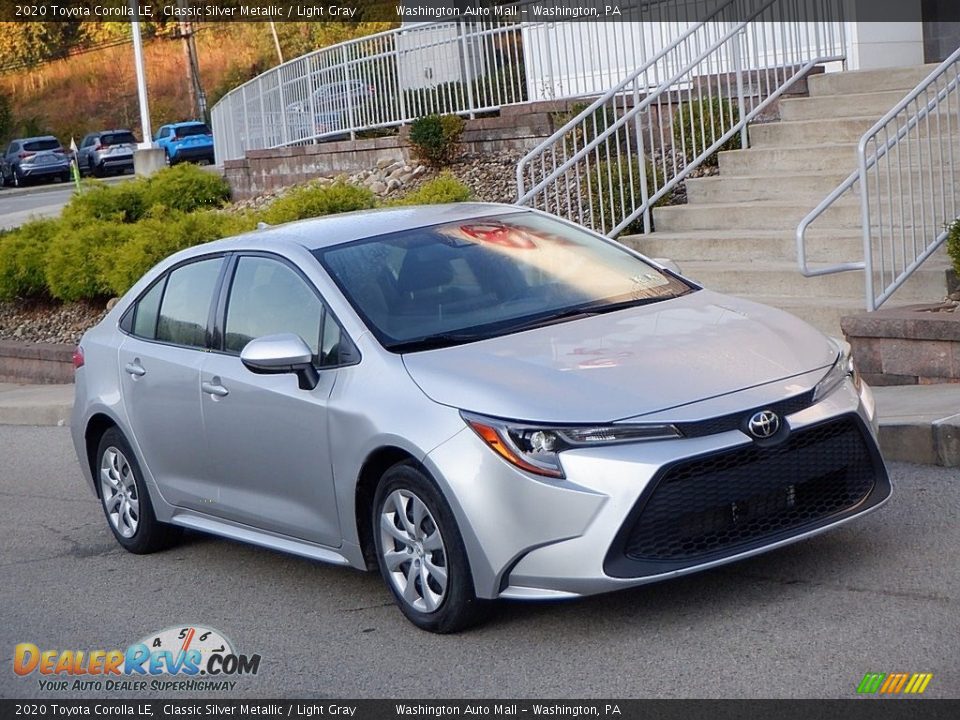Front 3/4 View of 2020 Toyota Corolla LE Photo #1