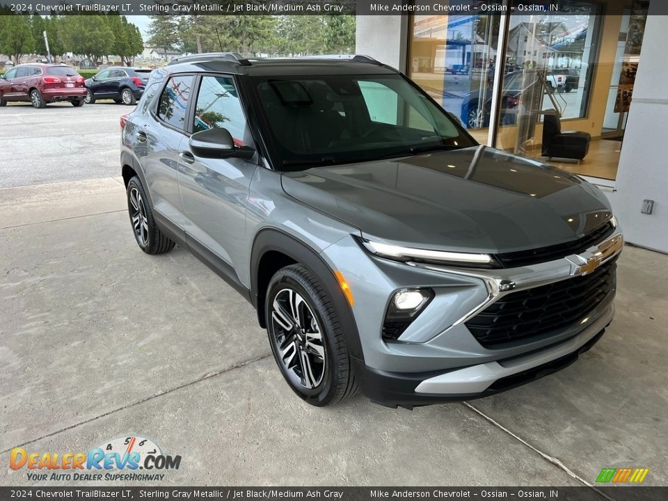 Front 3/4 View of 2024 Chevrolet TrailBlazer LT Photo #5