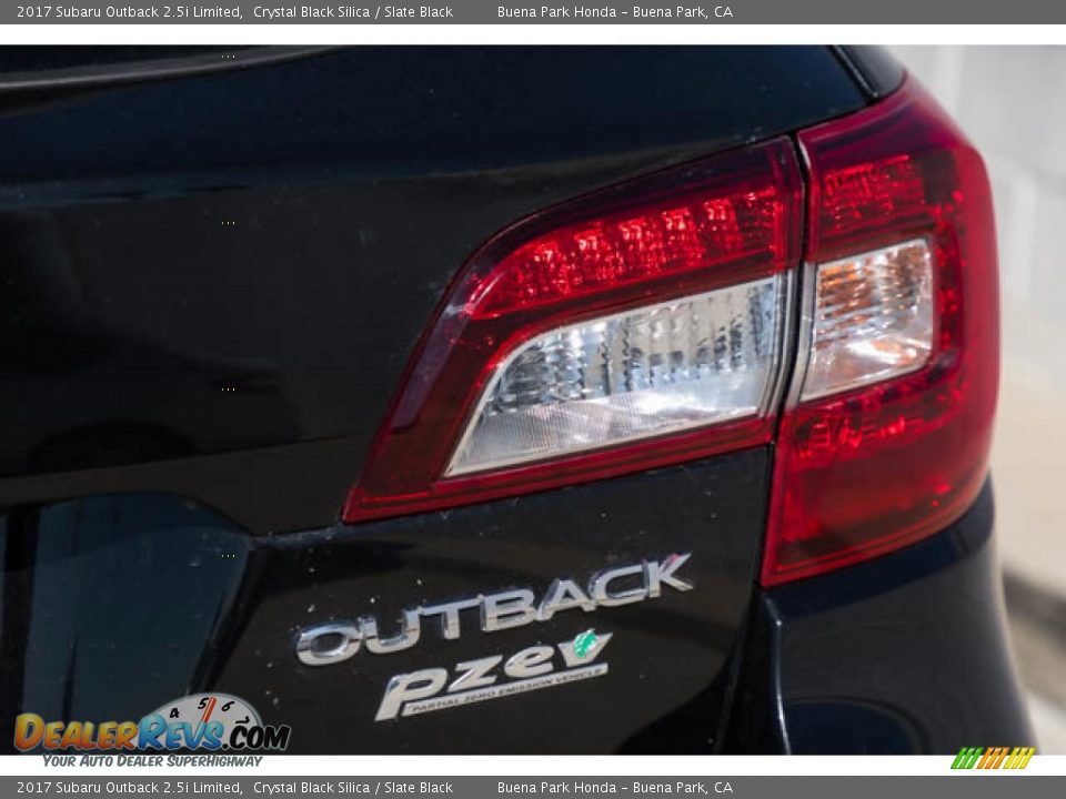 2017 Subaru Outback 2.5i Limited Crystal Black Silica / Slate Black Photo #11
