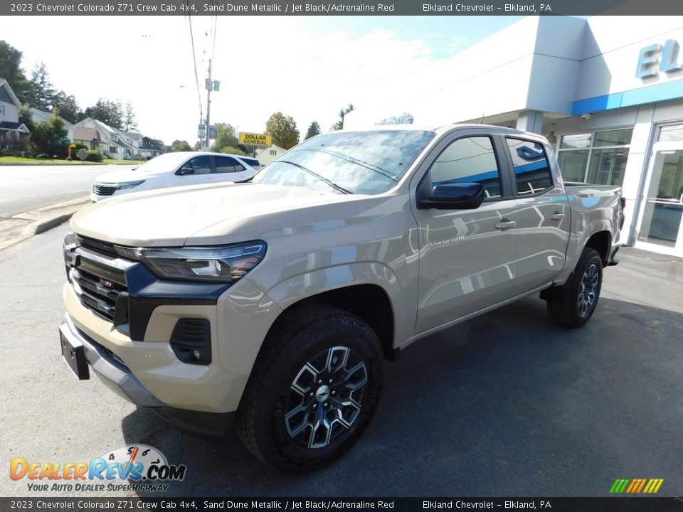 2023 Chevrolet Colorado Z71 Crew Cab 4x4 Sand Dune Metallic / Jet Black/Adrenaline Red Photo #11