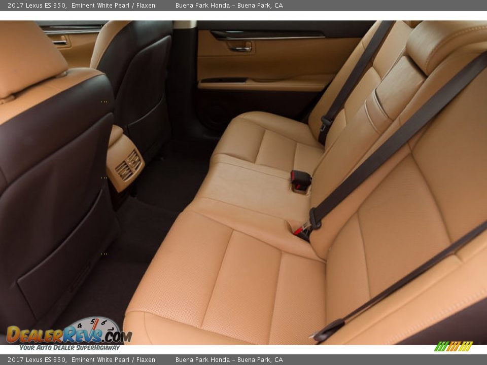 Rear Seat of 2017 Lexus ES 350 Photo #4