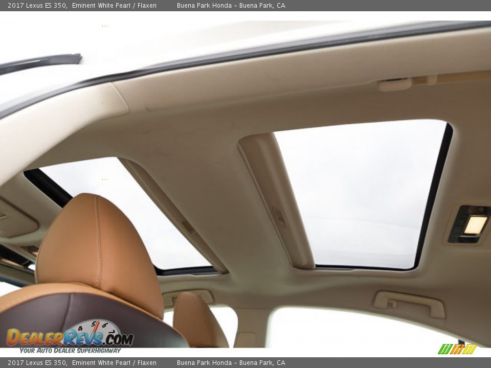 Sunroof of 2017 Lexus ES 350 Photo #19