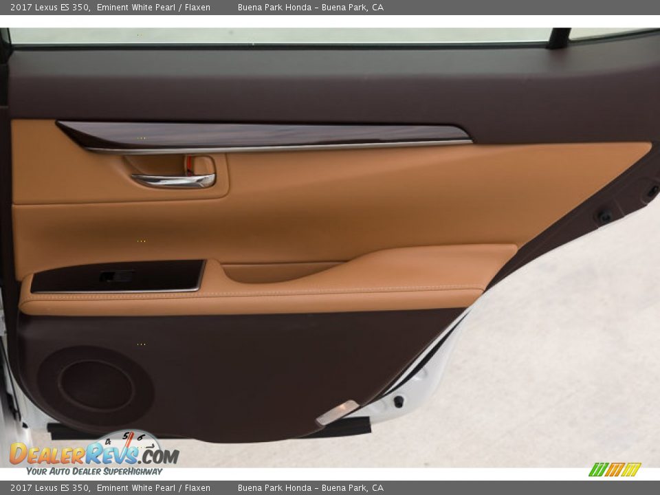 Door Panel of 2017 Lexus ES 350 Photo #33