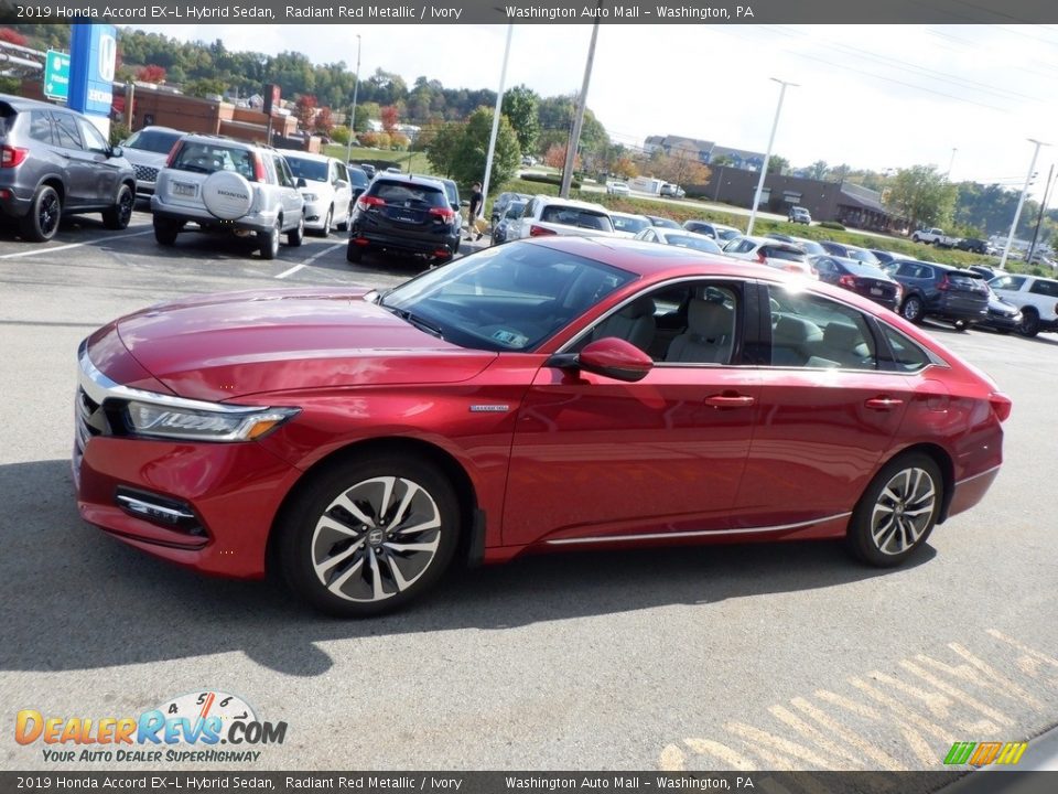 2019 Honda Accord EX-L Hybrid Sedan Radiant Red Metallic / Ivory Photo #17