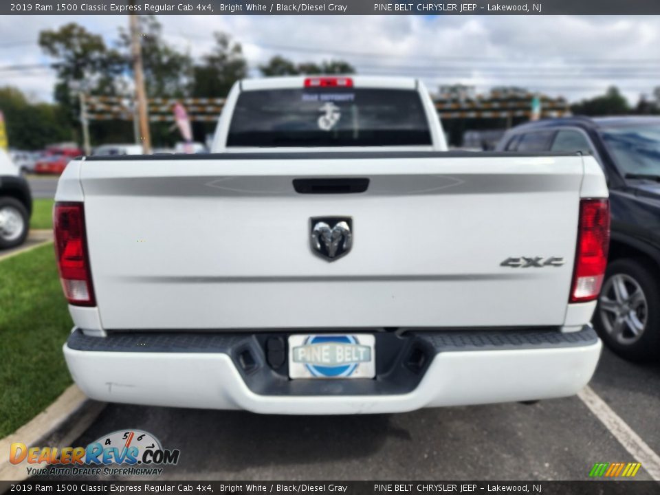 2019 Ram 1500 Classic Express Regular Cab 4x4 Bright White / Black/Diesel Gray Photo #4