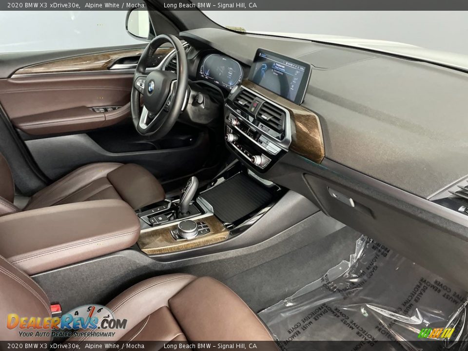 Front Seat of 2020 BMW X3 xDrive30e Photo #32