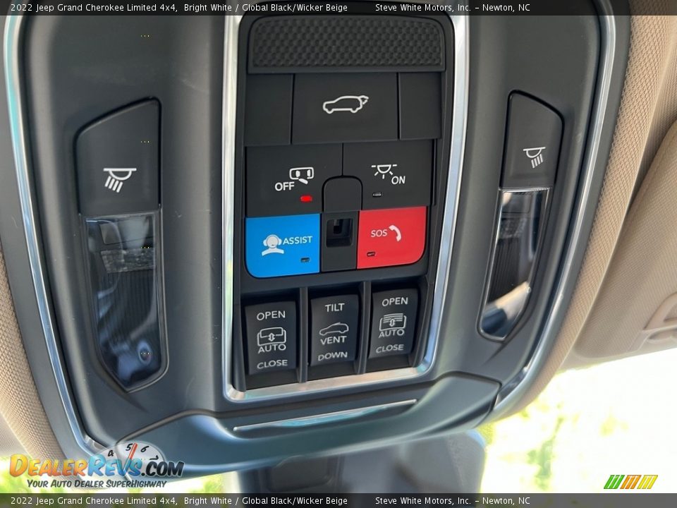 Controls of 2022 Jeep Grand Cherokee Limited 4x4 Photo #29