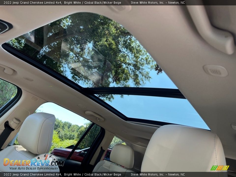 Sunroof of 2022 Jeep Grand Cherokee Limited 4x4 Photo #30