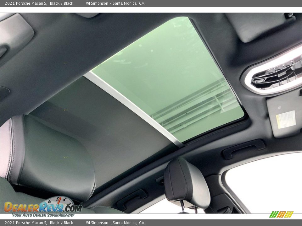 Sunroof of 2021 Porsche Macan S Photo #23