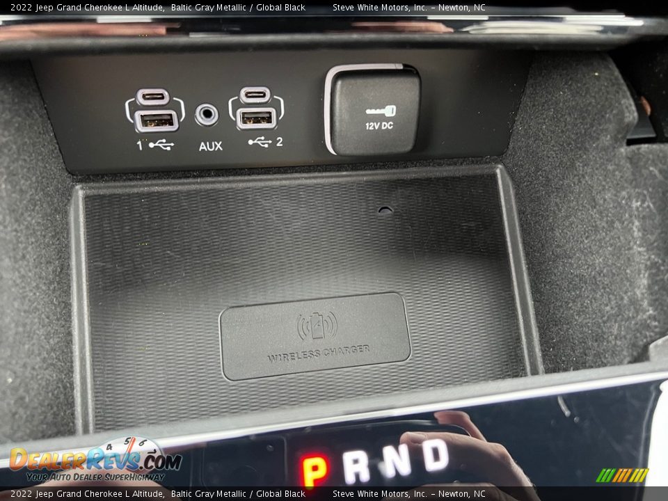 Controls of 2022 Jeep Grand Cherokee L Altitude Photo #25