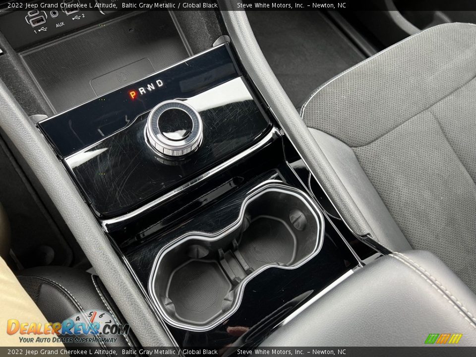 2022 Jeep Grand Cherokee L Altitude Shifter Photo #26