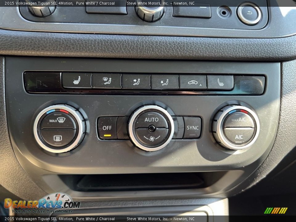 Controls of 2015 Volkswagen Tiguan SEL 4Motion Photo #22