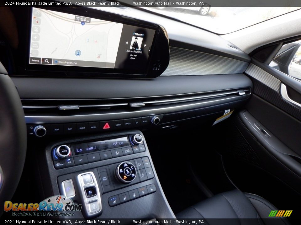 Controls of 2024 Hyundai Palisade Limited AWD Photo #17