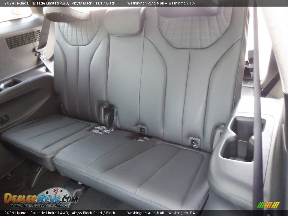 Rear Seat of 2024 Hyundai Palisade Limited AWD Photo #28