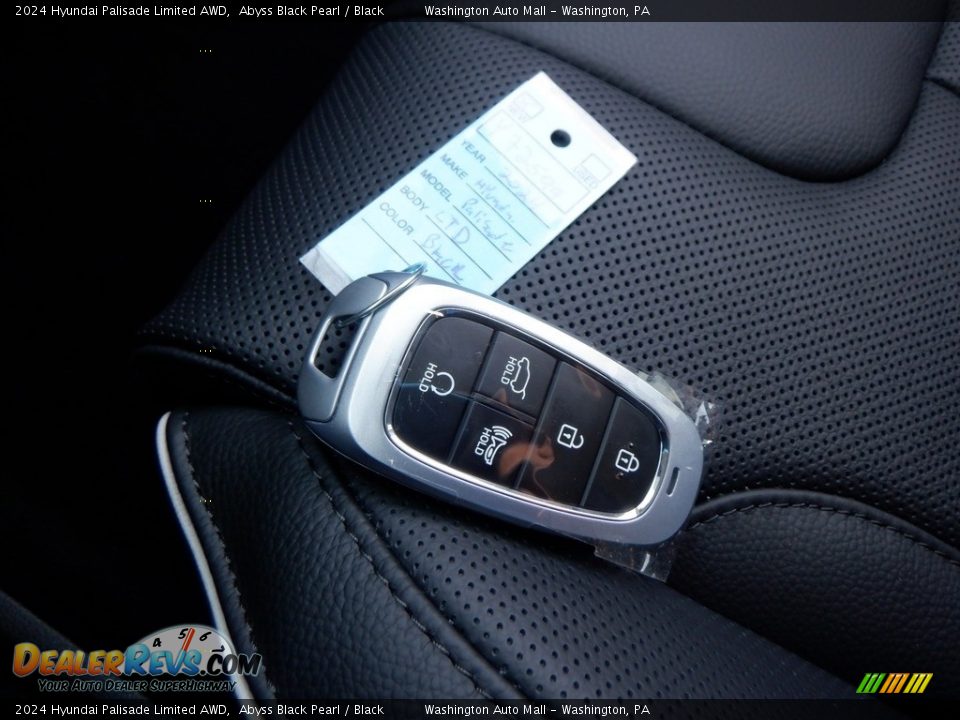 Keys of 2024 Hyundai Palisade Limited AWD Photo #34