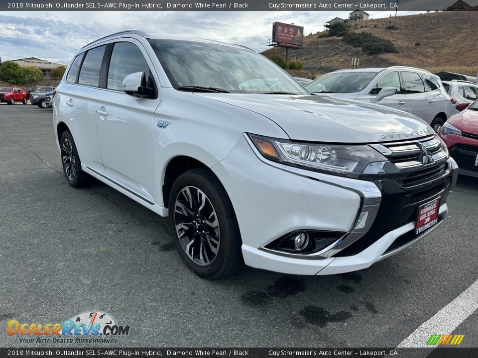 Front 3/4 View of 2018 Mitsubishi Outlander SEL S-AWC Plug-In Hybrid Photo #1