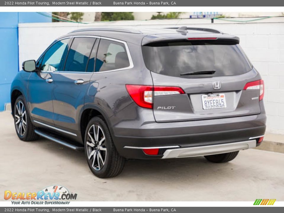 Modern Steel Metallic 2022 Honda Pilot Touring Photo #2