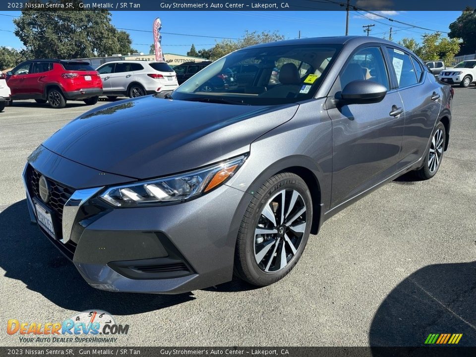 Front 3/4 View of 2023 Nissan Sentra SR Photo #3