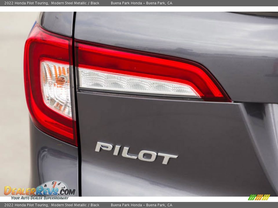 2022 Honda Pilot Touring Logo Photo #10