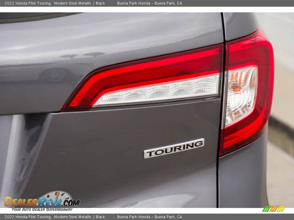 2022 Honda Pilot Touring Logo Photo #11