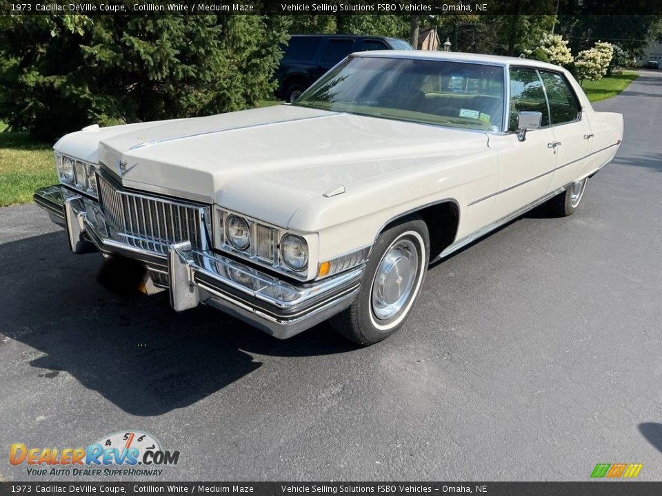 Front 3/4 View of 1973 Cadillac DeVille Coupe Photo #1
