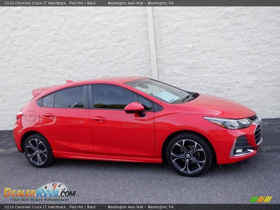 Red Hot 2019 Chevrolet Cruze LT Hatchback Photo #2