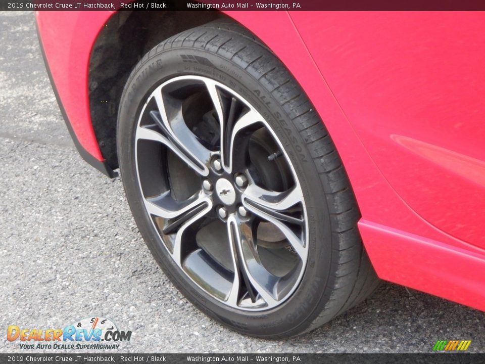 2019 Chevrolet Cruze LT Hatchback Wheel Photo #3