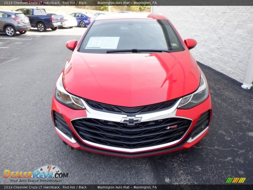 2019 Chevrolet Cruze LT Hatchback Red Hot / Black Photo #5