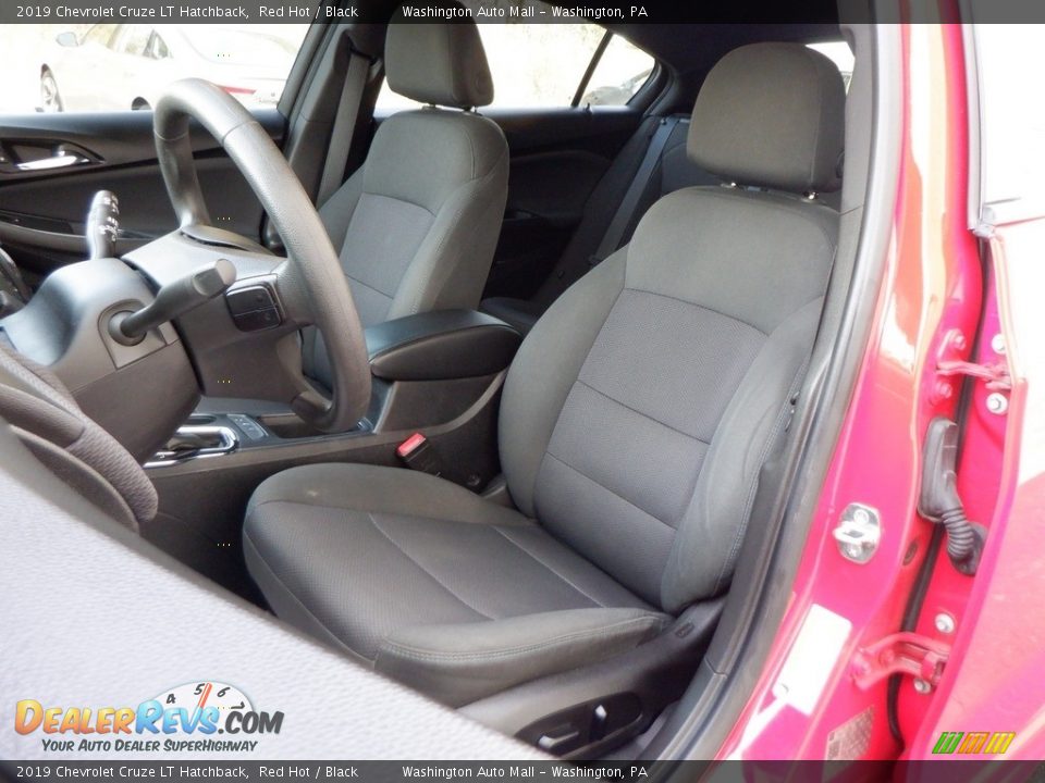 Front Seat of 2019 Chevrolet Cruze LT Hatchback Photo #14