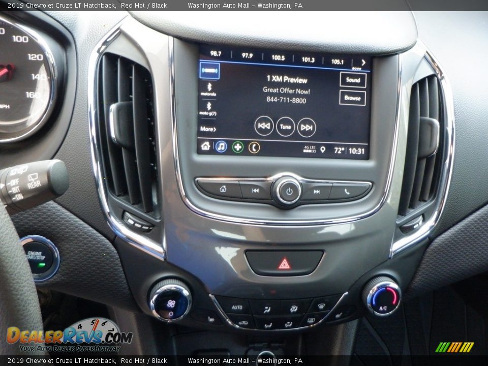 Controls of 2019 Chevrolet Cruze LT Hatchback Photo #19