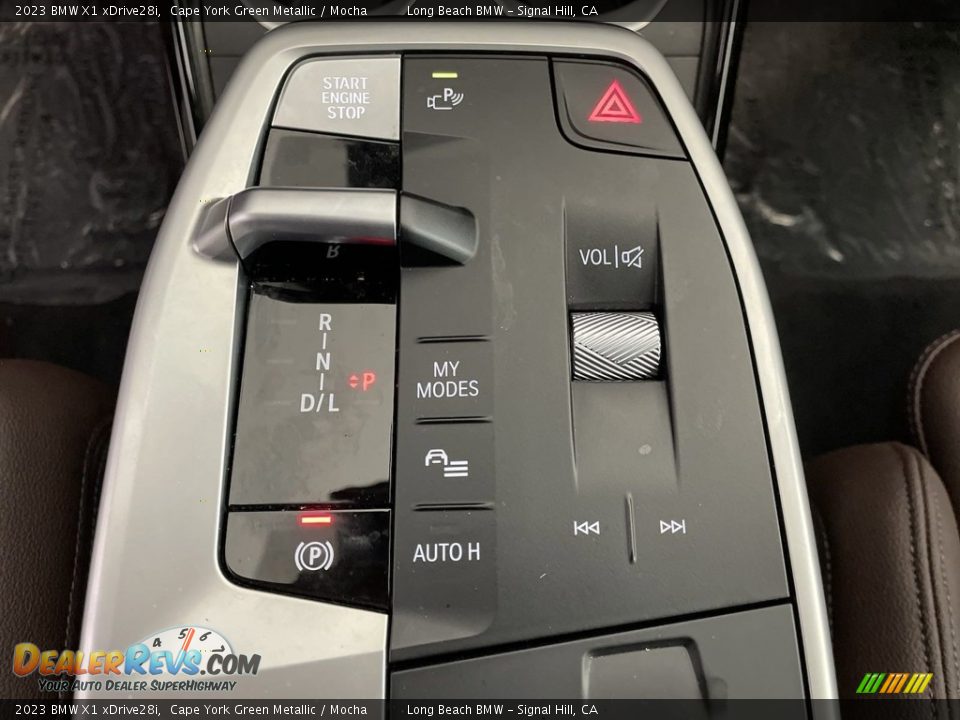 2023 BMW X1 xDrive28i Shifter Photo #25