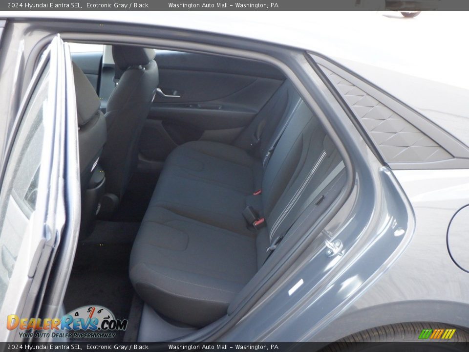 2024 Hyundai Elantra SEL Ecotronic Gray / Black Photo #23