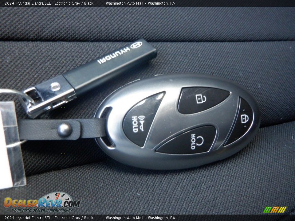 Keys of 2024 Hyundai Elantra SEL Photo #26