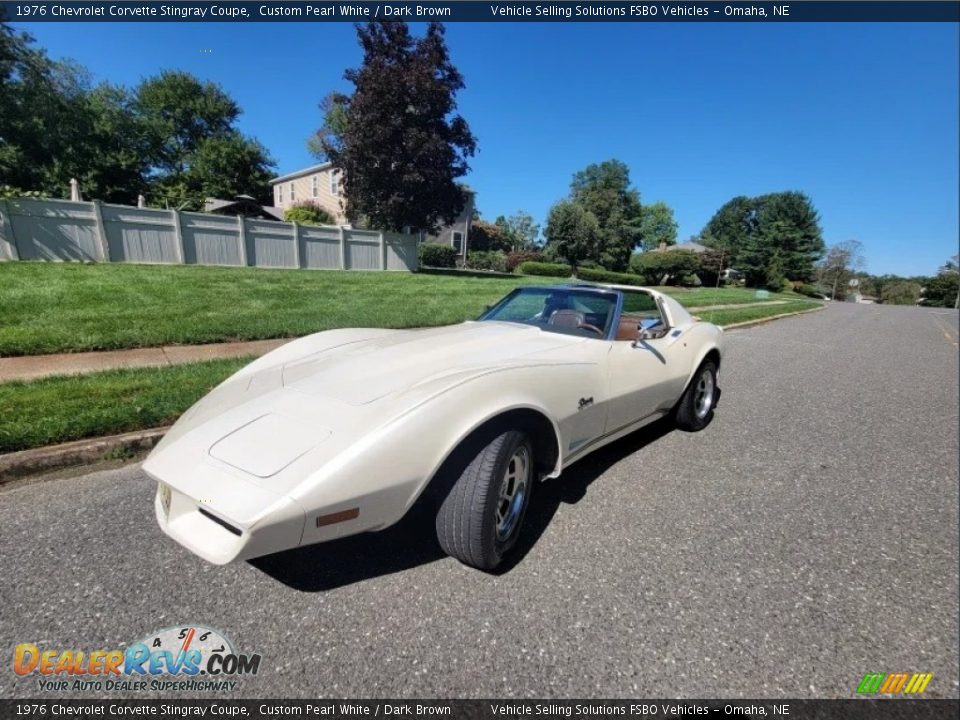 Front 3/4 View of 1976 Chevrolet Corvette Stingray Coupe Photo #18