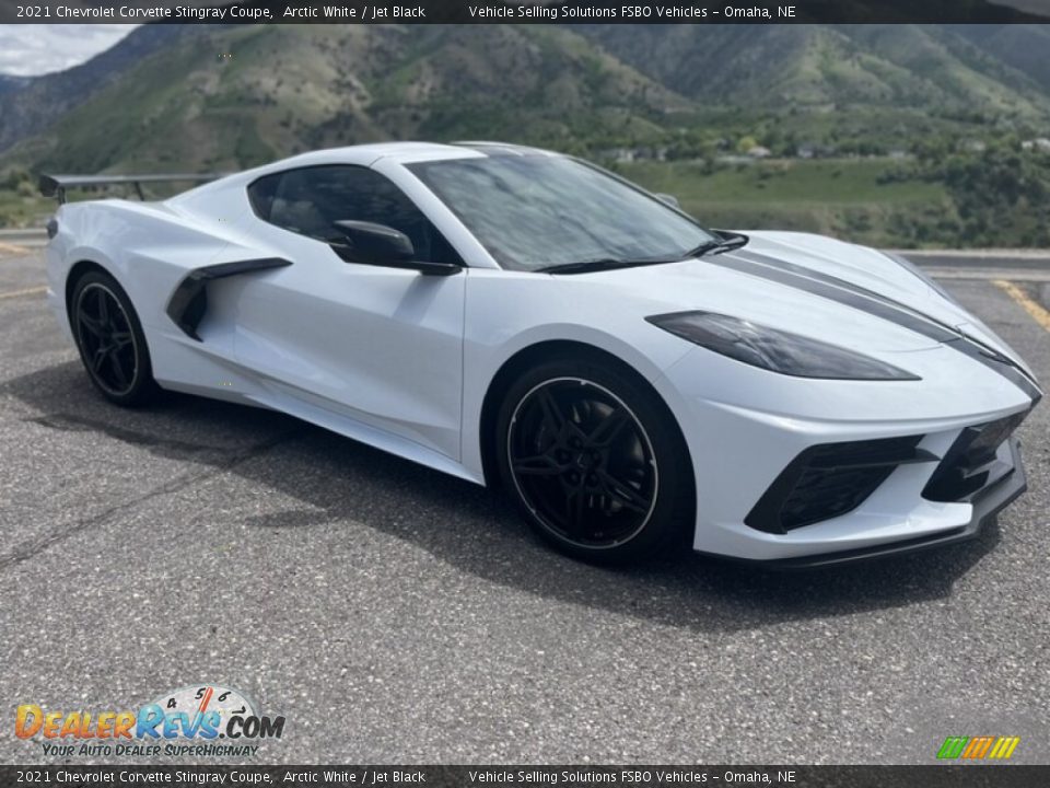 Front 3/4 View of 2021 Chevrolet Corvette Stingray Coupe Photo #3