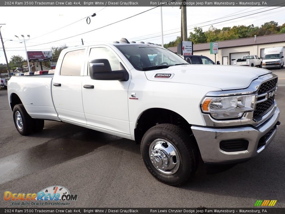 2024 Ram 3500 Tradesman Crew Cab 4x4 Bright White / Diesel Gray/Black Photo #9