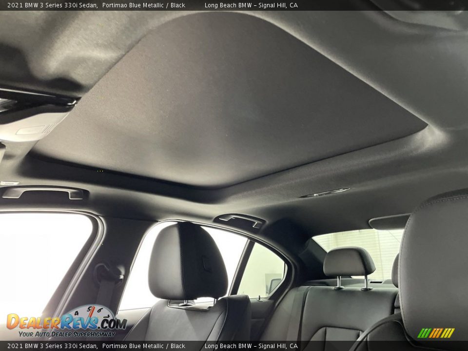 Sunroof of 2021 BMW 3 Series 330i Sedan Photo #30