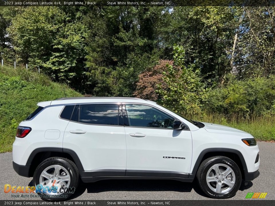 Bright White 2023 Jeep Compass Latitude 4x4 Photo #5