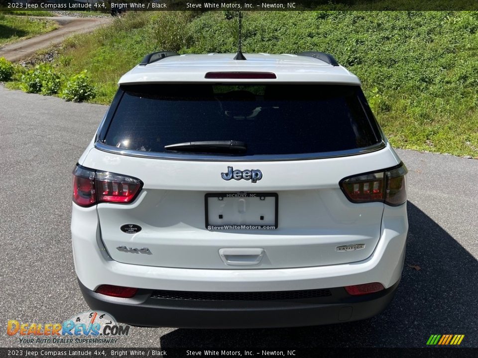 2023 Jeep Compass Latitude 4x4 Bright White / Black Photo #7