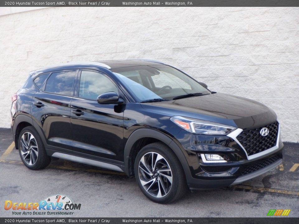 Front 3/4 View of 2020 Hyundai Tucson Sport AWD Photo #1