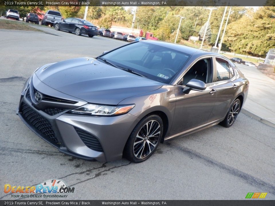 2019 Toyota Camry SE Predawn Gray Mica / Black Photo #5