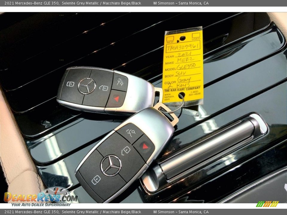 Keys of 2021 Mercedes-Benz GLE 350 Photo #11