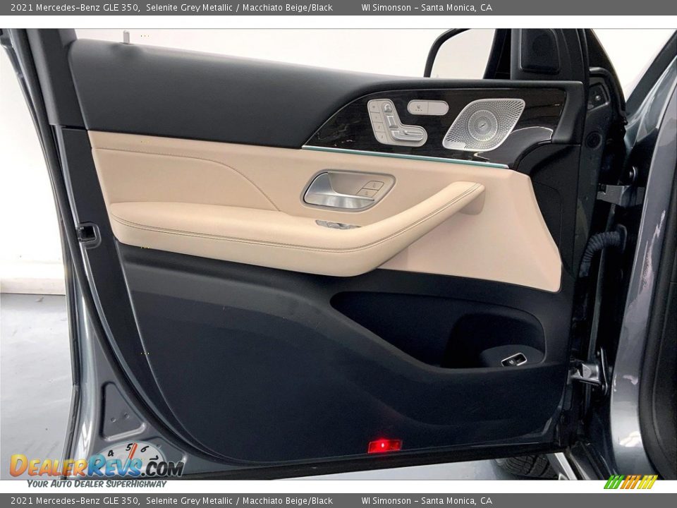 Door Panel of 2021 Mercedes-Benz GLE 350 Photo #26