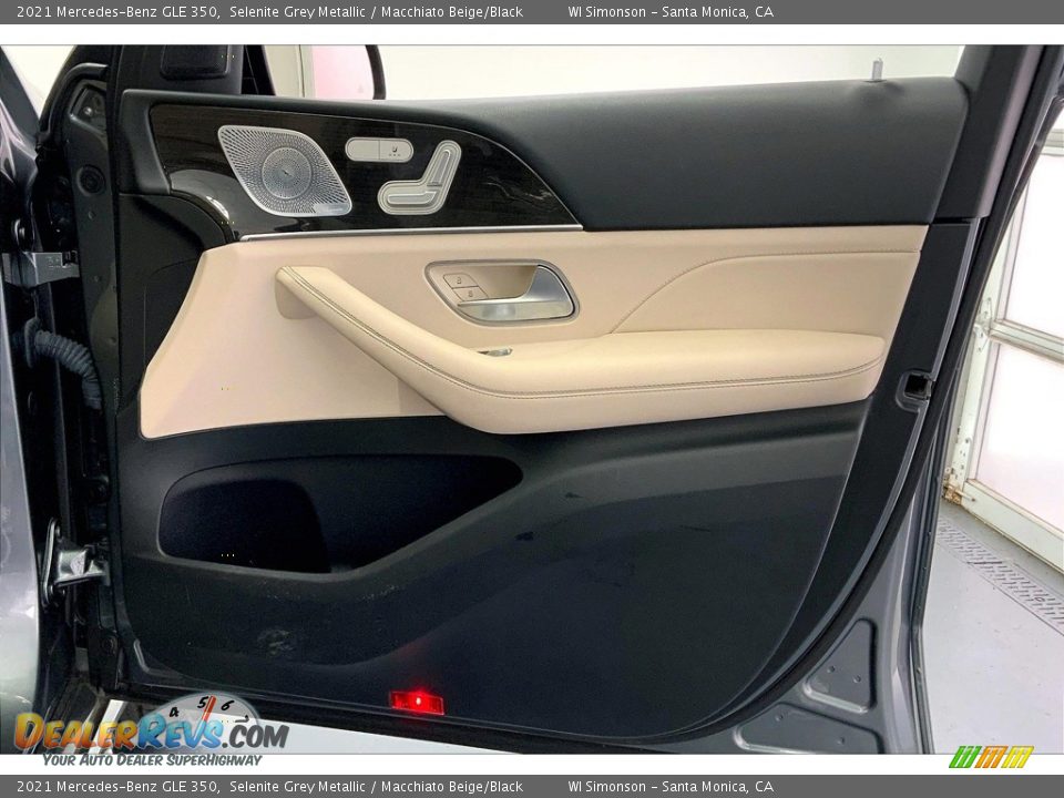 Door Panel of 2021 Mercedes-Benz GLE 350 Photo #27