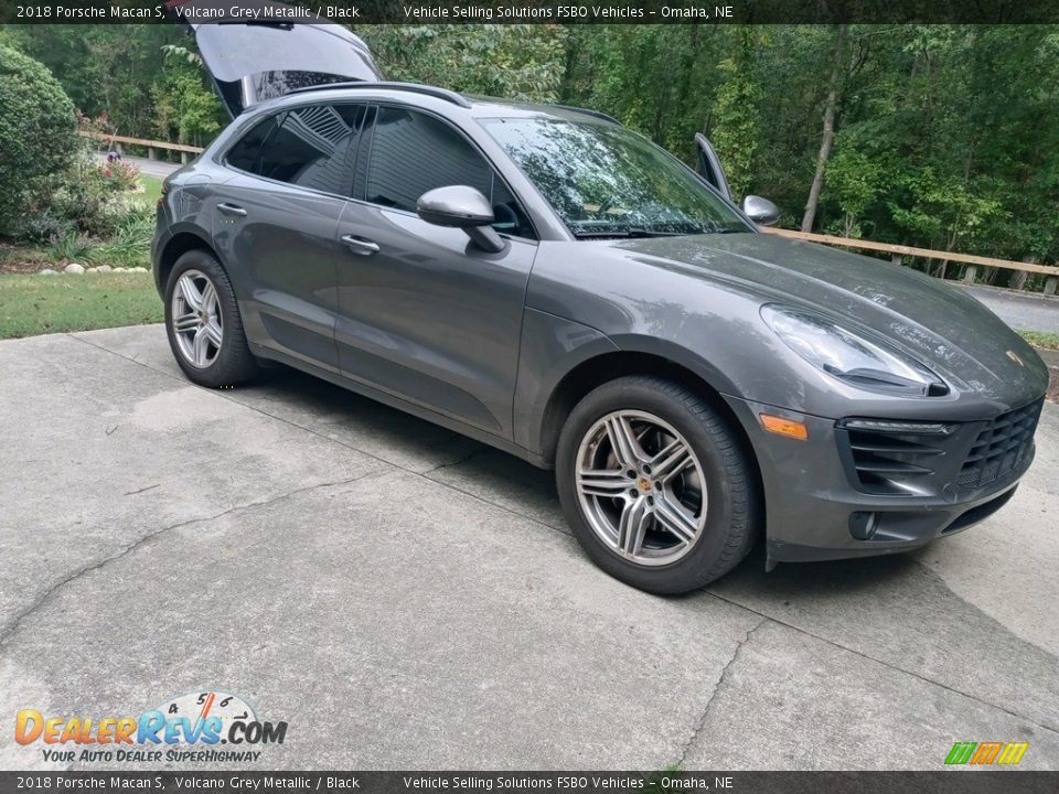 Volcano Grey Metallic 2018 Porsche Macan S Photo #3