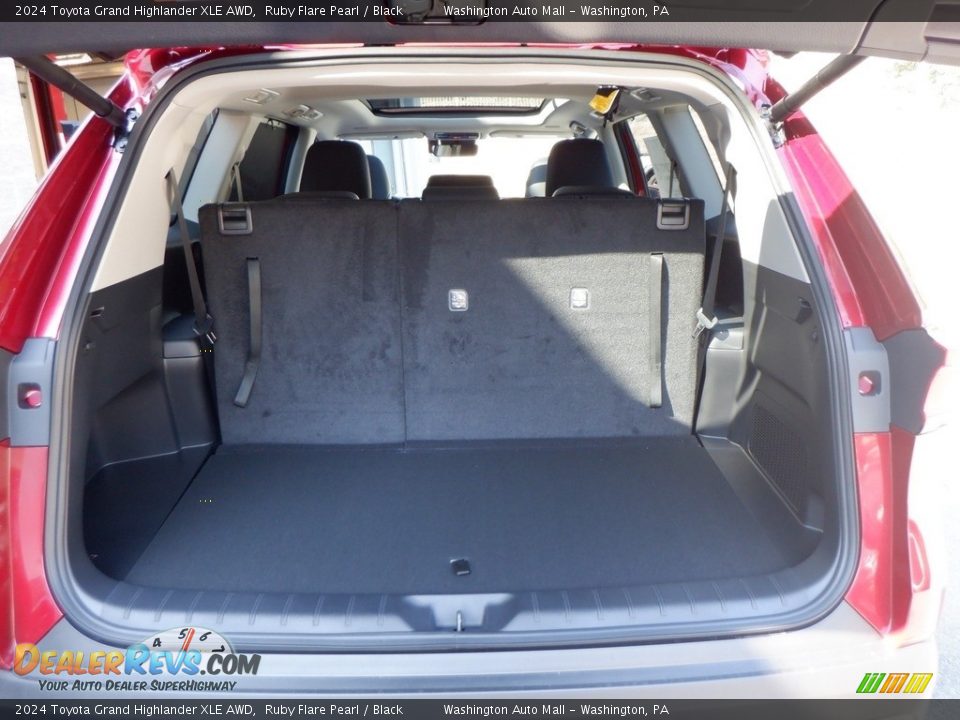 2024 Toyota Grand Highlander XLE AWD Trunk Photo #31