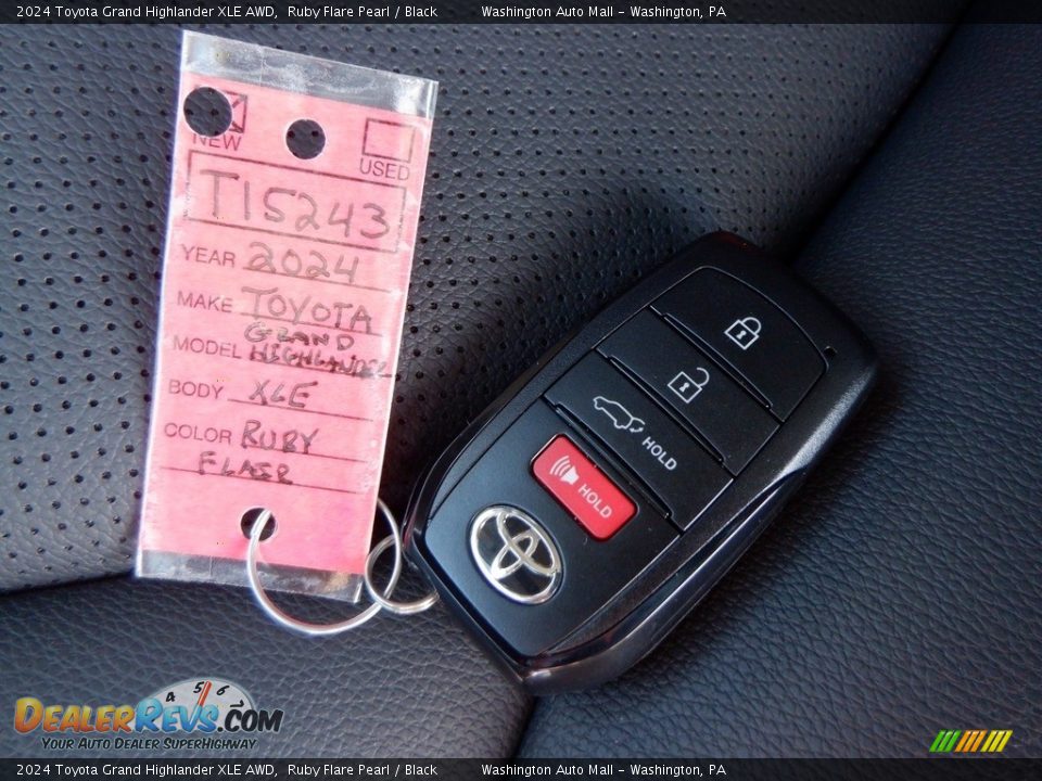 Keys of 2024 Toyota Grand Highlander XLE AWD Photo #34