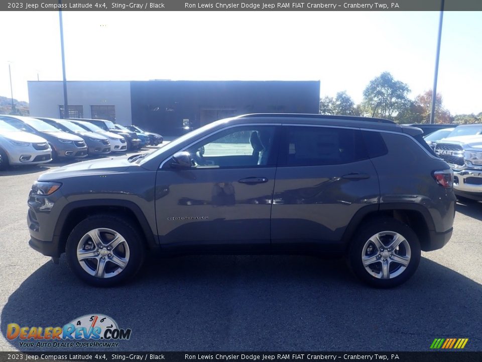 2023 Jeep Compass Latitude 4x4 Sting-Gray / Black Photo #2